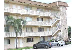 300 Village Green Circle S 220, Palm Springs