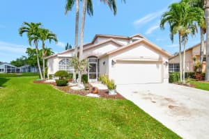 120 Hammocks Court, Greenacres