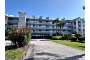 20 Ne Plantation Road 205, Stuart