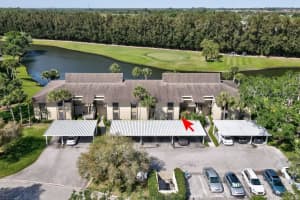 9 Plantation Drive 104, Vero Beach
