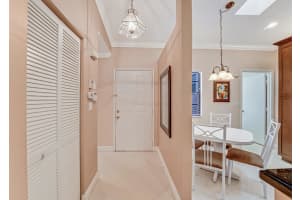 6069 Sunny Pointe Circle, Delray Beach