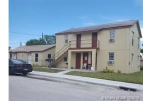 900 Avenue H Avenue 4, Riviera Beach