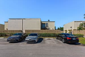 1596 Shaker Circle, Wellington