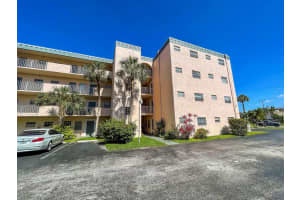 4281 Nw 41st Street 320, Lauderdale Lakes