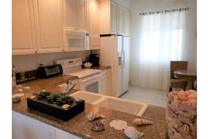 7 Harbour Isle Drive E 305, Fort Pierce