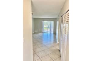 6048 Forest Hill Boulevard 202, West Palm Beach
