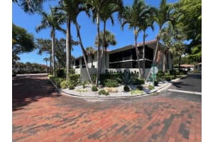 100 Pelican Pointe Drive 203, Delray Beach