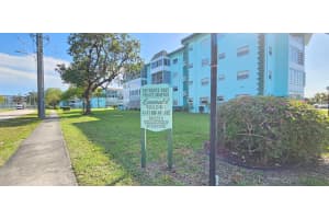 4141 Nw 44th Avenue 217, Lauderdale Lakes