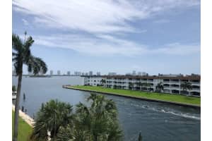 104 Paradise Harbour 415 Boulevard 415, North Palm Beach