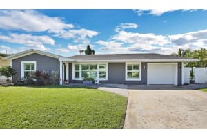 68 Azalea Circle, Tequesta