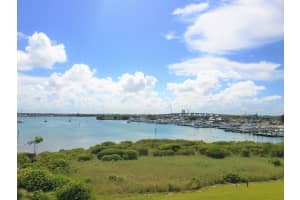 31 Harbour Isle Drive W Ph06, Fort Pierce