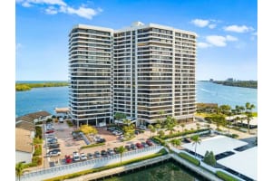 100 Lakeshore Drive 252, North Palm Beach