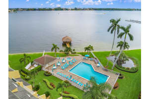 155 N Lakeshore Drive, Hypoluxo