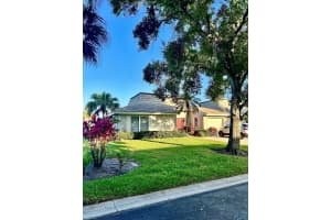 2953 Sw Westlake Circle, Palm City