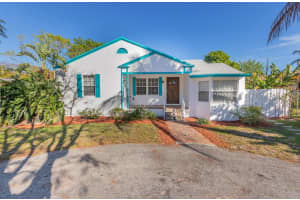823 Se 3rd Avenue, Delray Beach