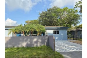 5121 Sw 43 Ter Terrace, Dania Beach