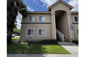 1103 Golden Lakes Boulevard 1011, West Palm Beach