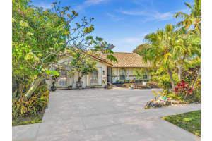 498 Oregon Lane, Boca Raton