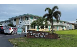 2102 Lake Osborne Drive 17, Lake Worth Beach