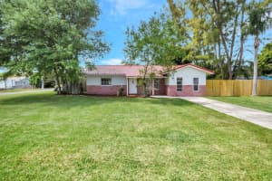 1103 Nw 7th Court, Boynton Beach