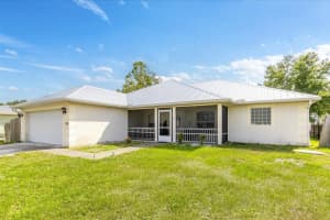1762 Se Aires Lane, Port Saint Lucie