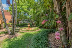 10689 Willow Oak Court, Wellington