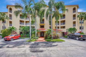 100 Uno Lago Drive 104, Juno Beach