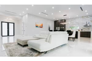 909 Nw 4th Avenue, Hallandale Beach