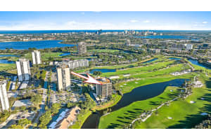 2427 Presidential Way Ph1, West Palm Beach