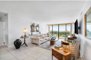 1900 Consulate Place 402, West Palm Beach
