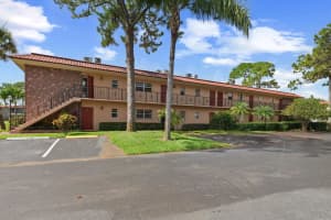 1953 Sw Palm City Road 27-i, Stuart