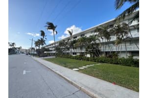 139 Sunrise Avenue 1090, Palm Beach