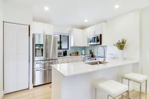302 Club Drive, Palm Beach Gardens