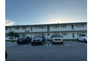 1117 Lake Terrace 102, Boynton Beach