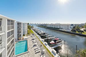 108 Paradise Harbour Boulevard 107, North Palm Beach