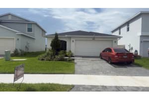 682 Papillon Street Sw, Palm Bay