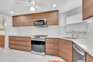 3590 Via Poinciana 205 205, Lake Worth