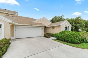 137 N Lakeshore Drive, Hypoluxo