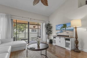 12 Via De Casas Sur 203, Boynton Beach