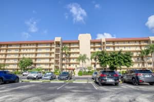 3590 Via Poinciana 614, Lake Worth