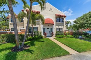 15 Uno Lago Drive 15, Juno Beach