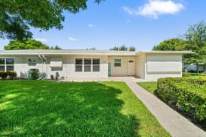7376 W Oakridge Circle C, Lake Worth