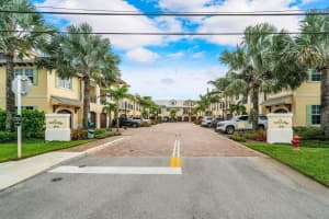 3770 County Line Road C1, Tequesta