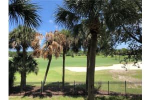 5035 Fairways Circle 202, Vero Beach