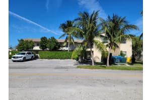 620 S Broadway 9, Lantana