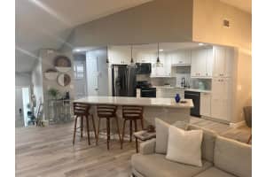 5710 Coach House F Circle F, Boca Raton