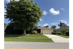 2507 Canterbury Drive N, West Palm Beach
