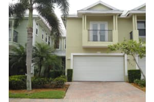 1825 Bridgepointe Circle 15, Vero Beach