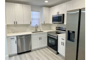 9370 Sw 8th Street 212, Boca Raton