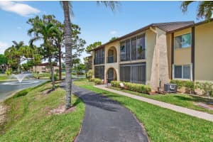 340 Pine Ridge Circle C1, Greenacres